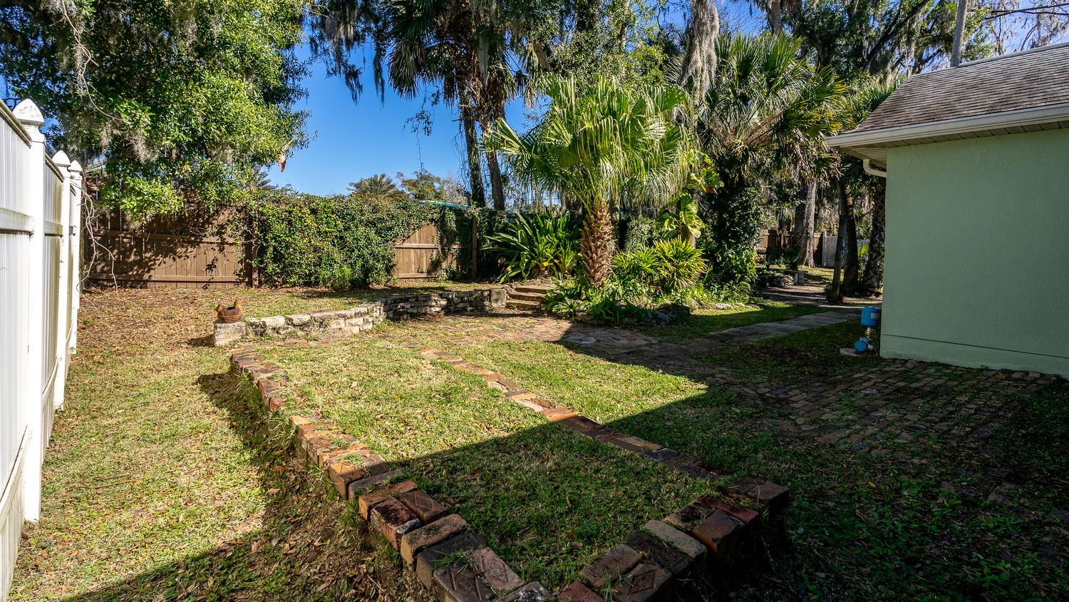 210 S Railroad St, Bunnell, FL 32110